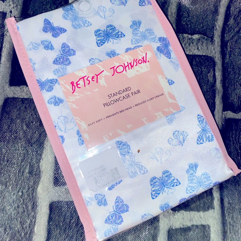 Betsey Johnson pillowcase set.Butterfly pillowcases,NWT,standard size